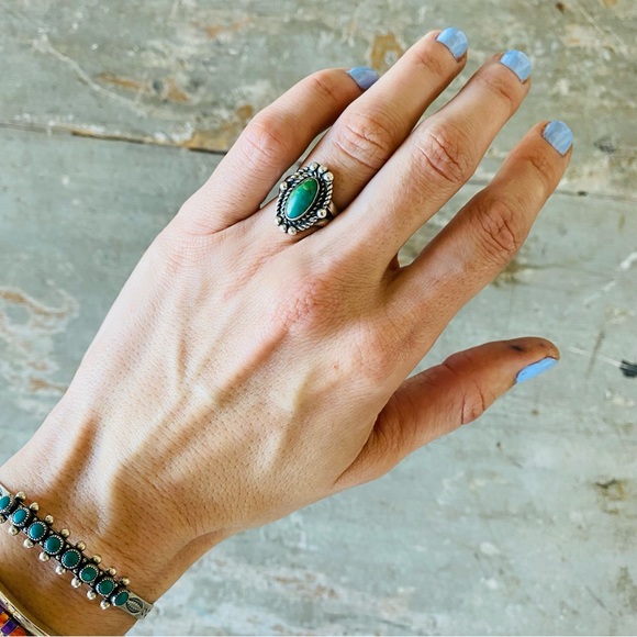 SOLD ♥️ Navajo ♥️ Vintage Sterling Silver & Blue - Green Turquoise Ring - Picture 3 of 13